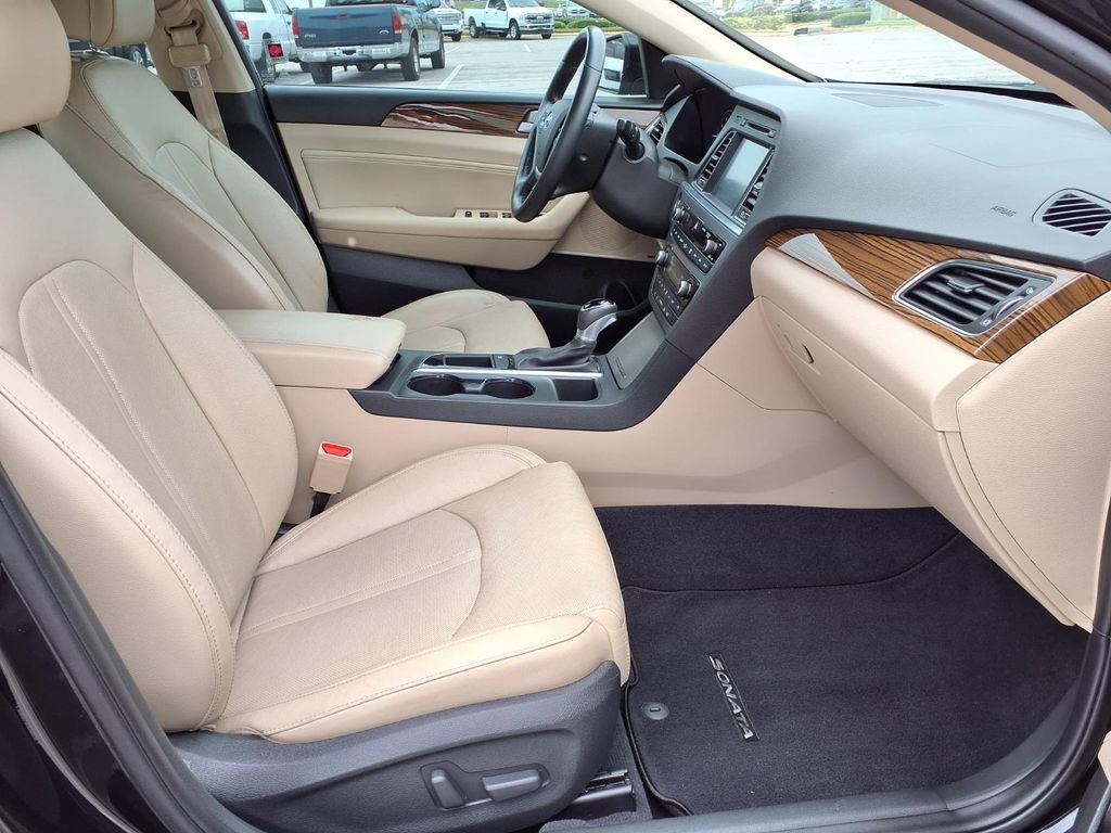 Used 2017 Hyundai Sonata Limited w/ Tech Package 03 FWD image 12