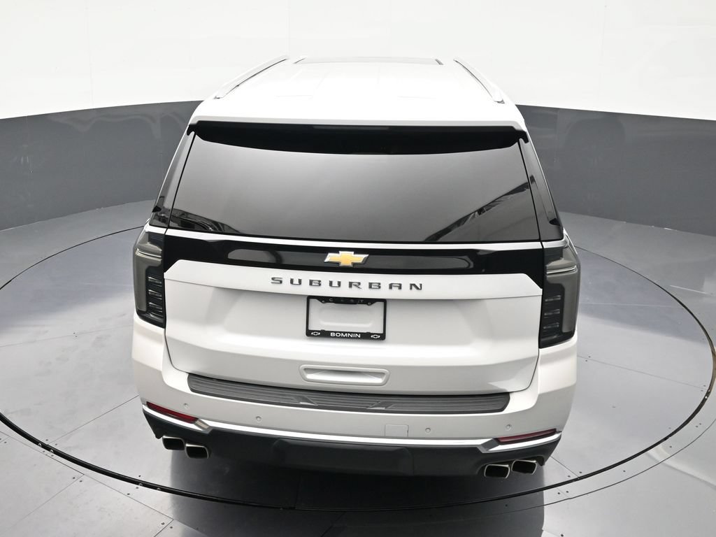 Used 2025 Chevrolet Suburban High Country AWD/4WD image 14