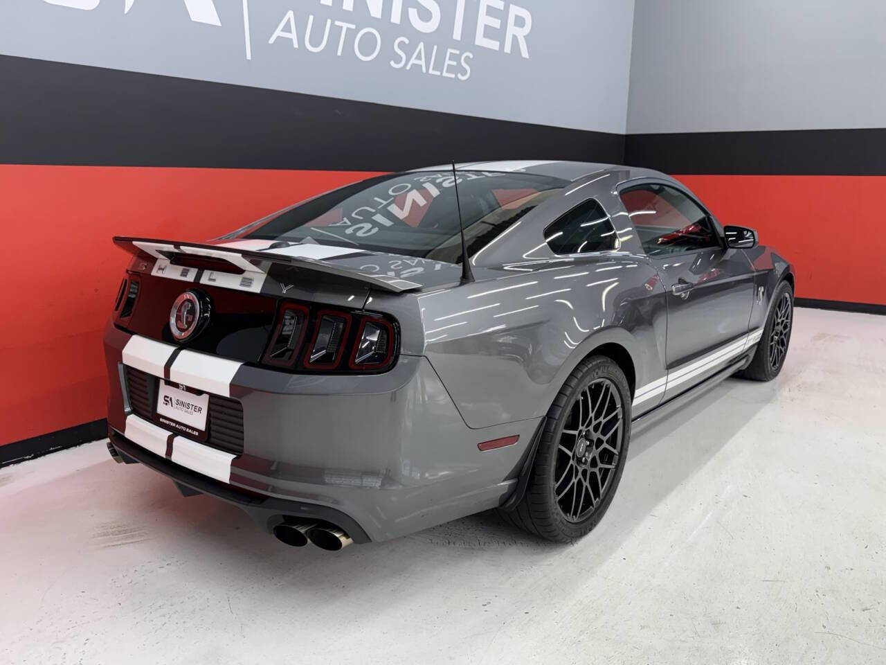 Used 2013 Ford Mustang Shelby GT500 RWD image 28