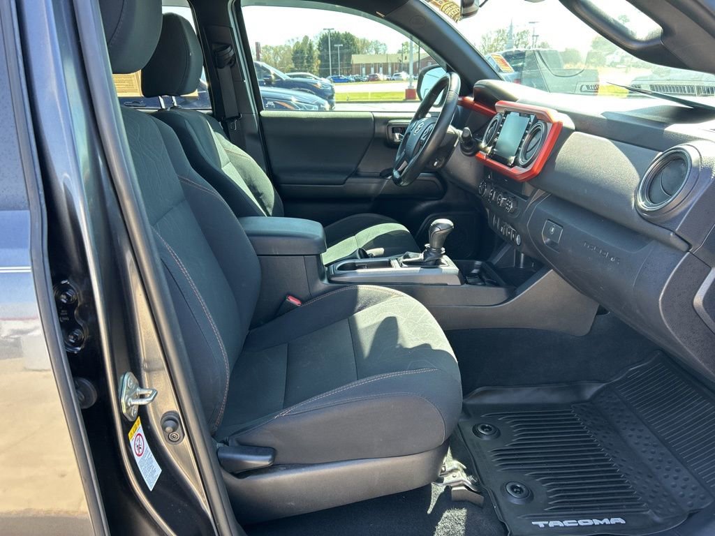 Used 2020 Toyota Tacoma TRD Sport image 20