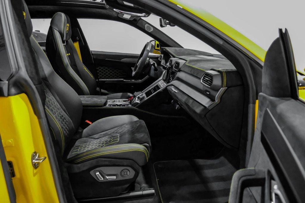 Used 2024 Lamborghini Urus Performante image 34