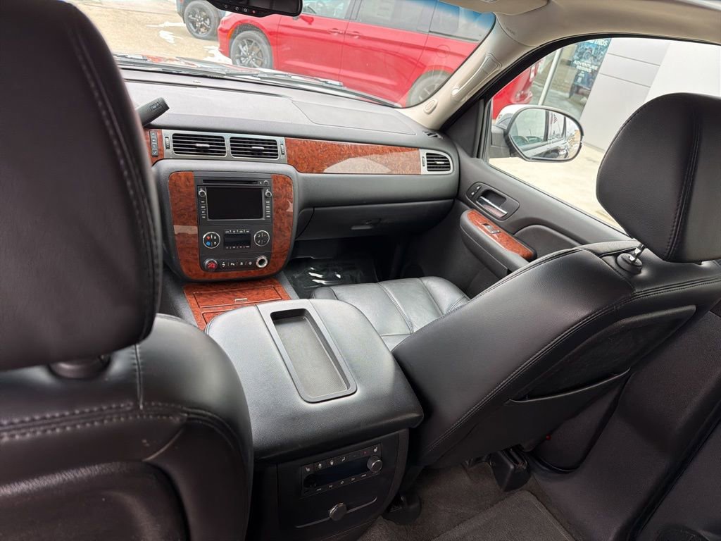 Used 2007 Chevrolet Suburban LTZ w/ LTZ Preferred Equipment Group image 12