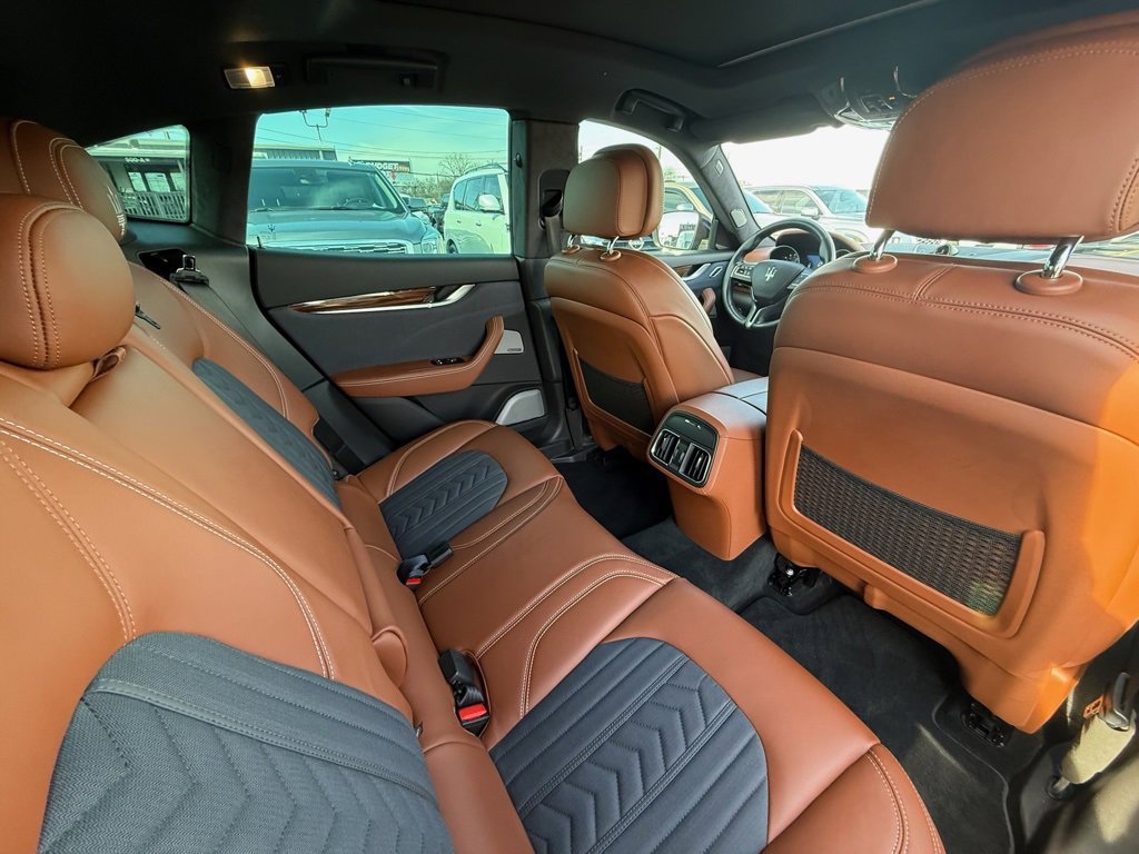 Used 2019 Maserati Levante GranLusso image 21