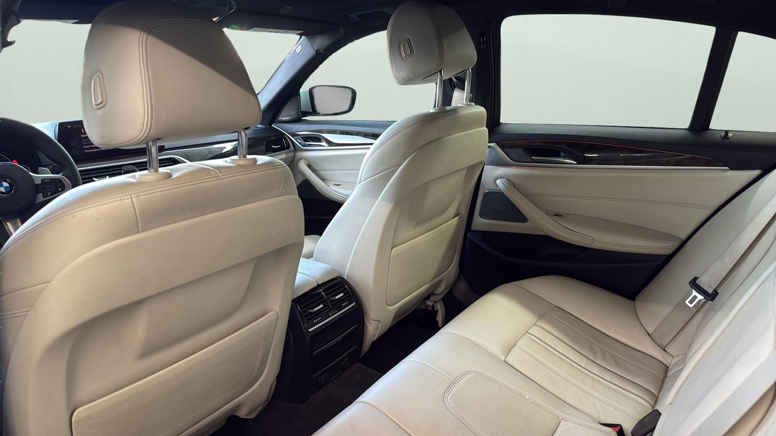 Used 2019 BMW 540i w/ M Sport Package RWD image 28