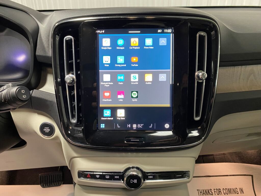 Used 2024 Volvo XC40 B5 Plus image 14