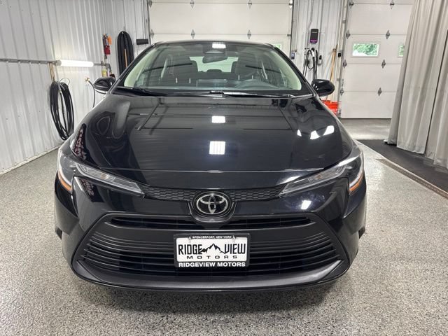 Used 2024 Toyota Corolla LE FWD image 2