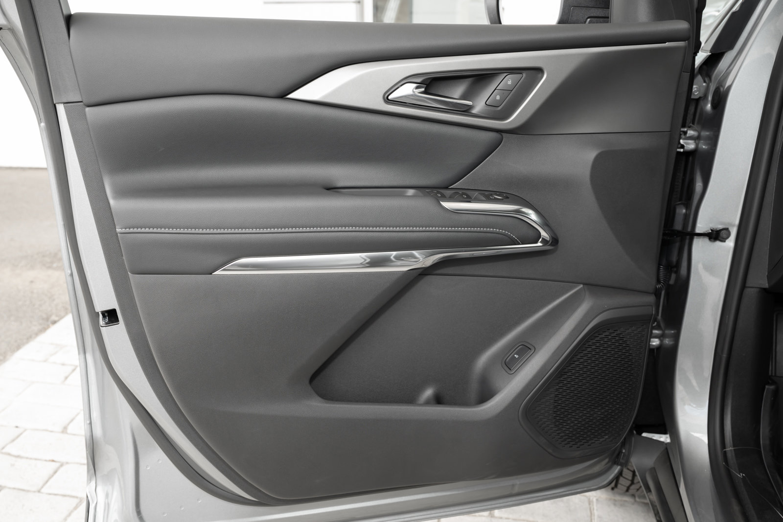 New 2026 Chevrolet Traverse LT w/ LPO, Floor Liner Package image 16