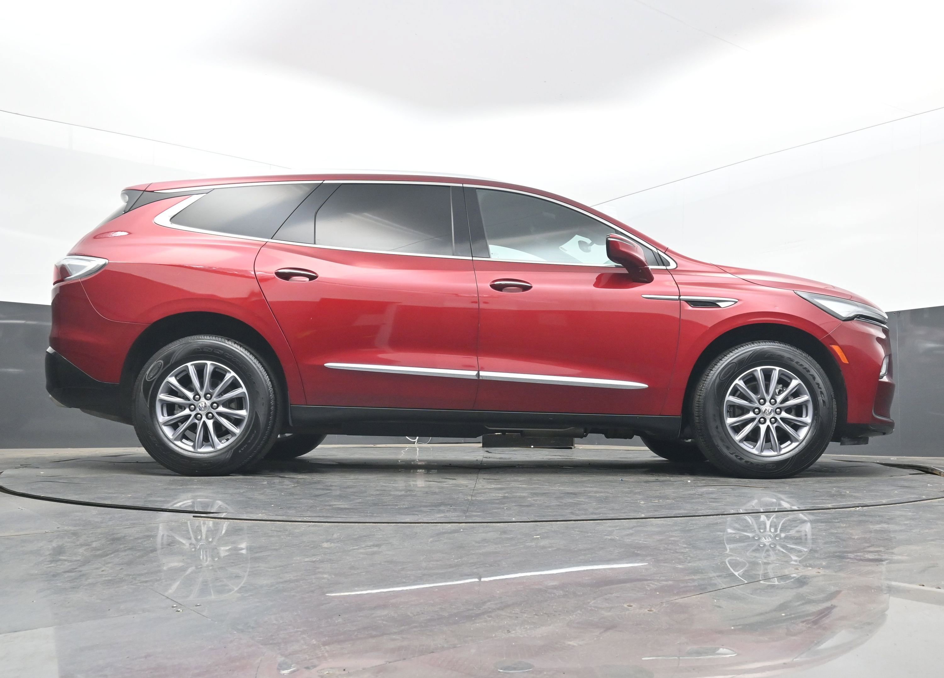 Used 2024 Buick Enclave Premium image 29