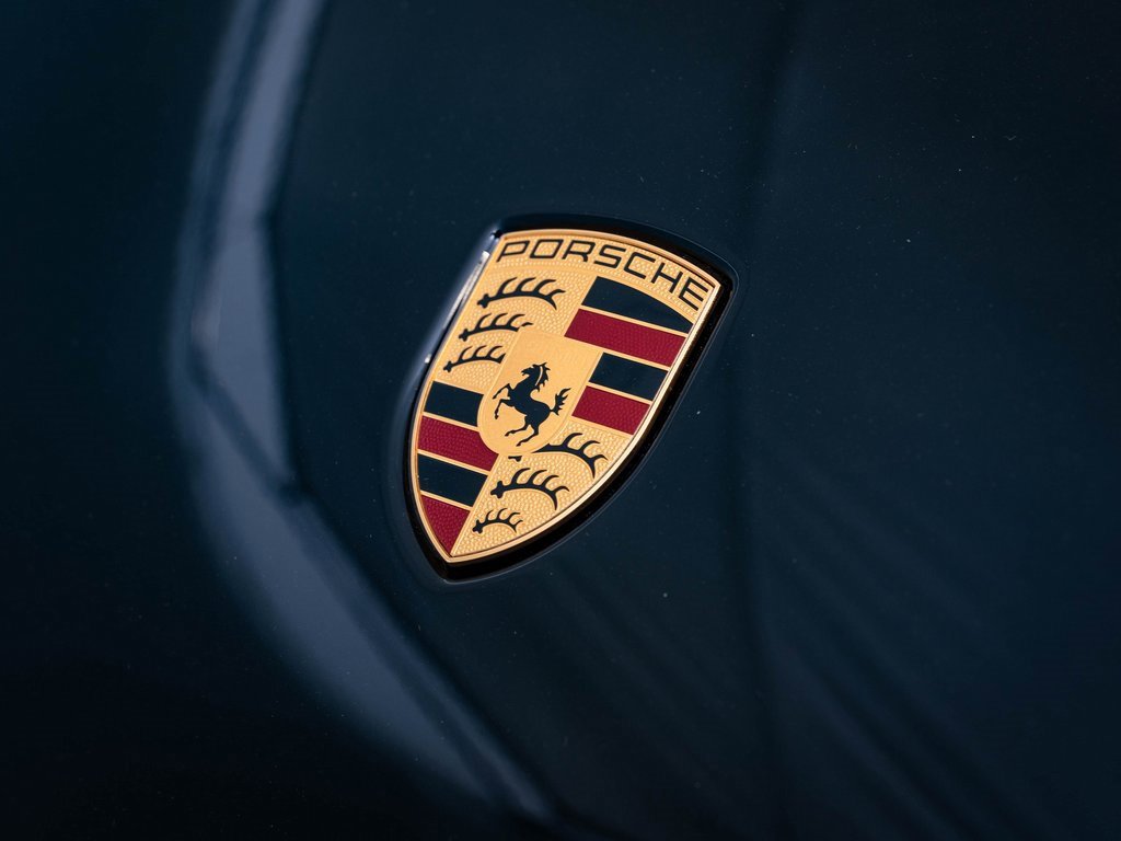 Certified 2025 Porsche Macan image 16