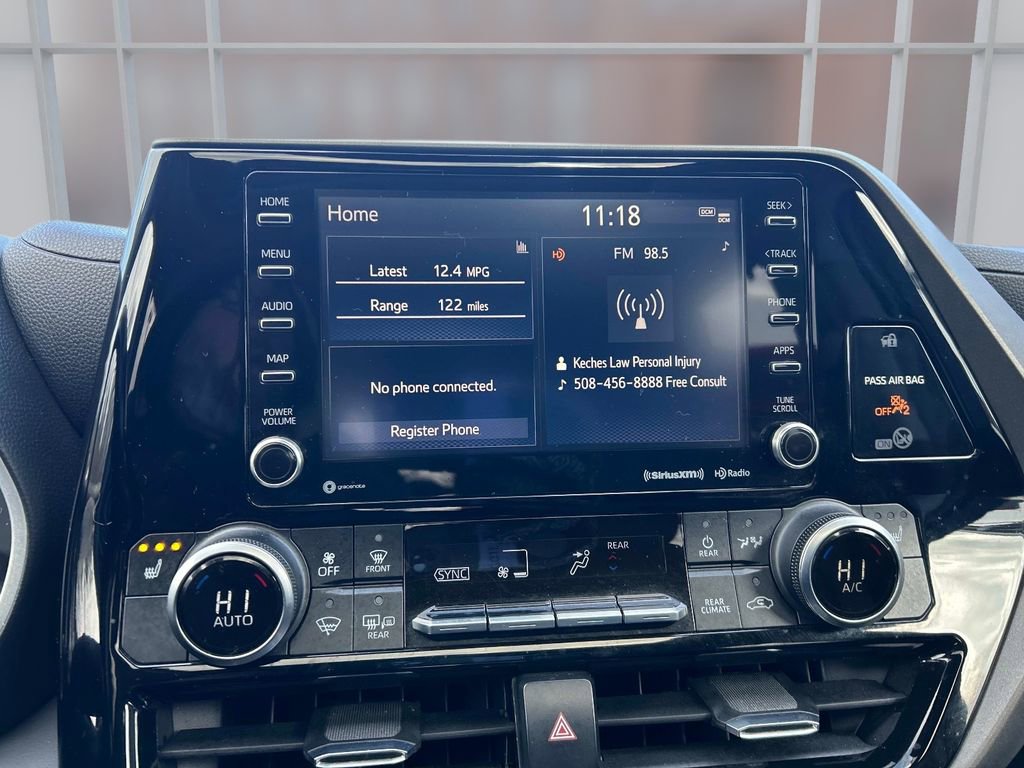 Used 2020 Toyota Highlander XLE image 29