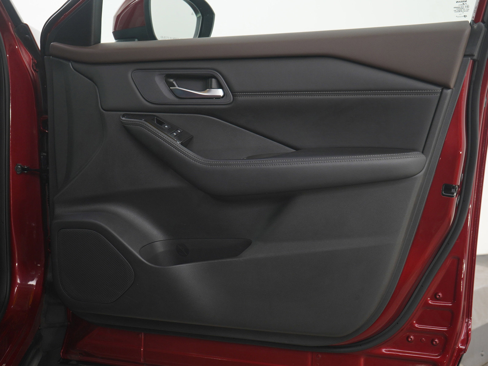 Used 2023 Nissan Rogue SV w/ SV Premium B Package image 11