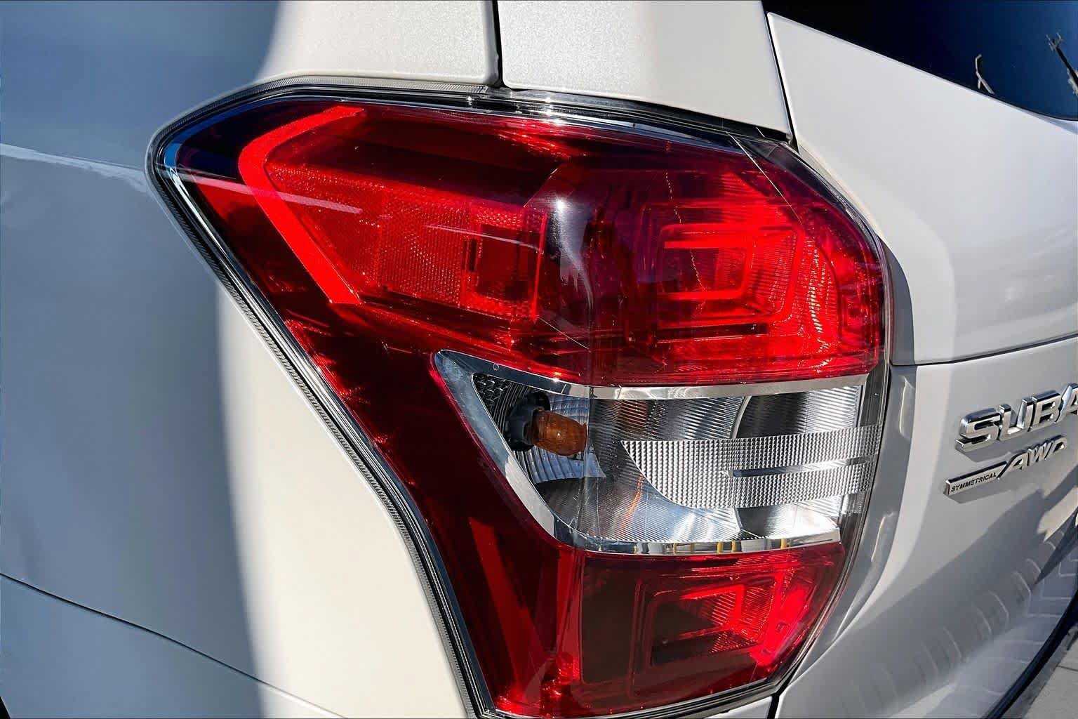 Used 2016 Subaru Forester 2.5i Premium AWD/4WD image 28