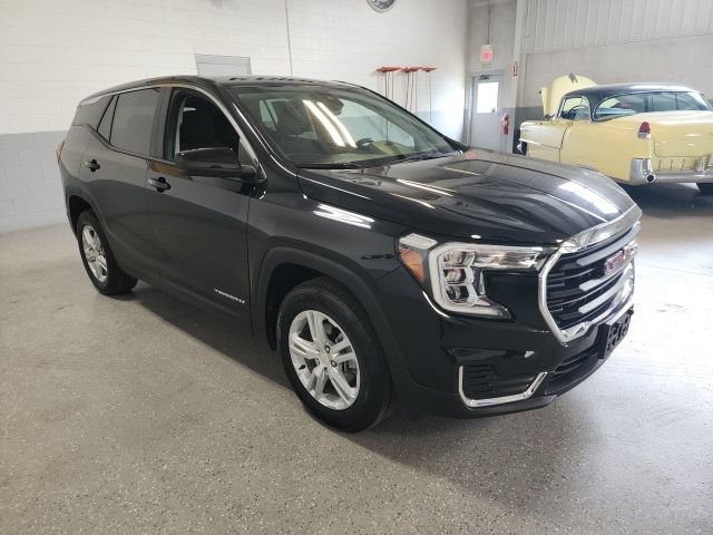 Used 2024 GMC Terrain SLE AWD/4WD image 4