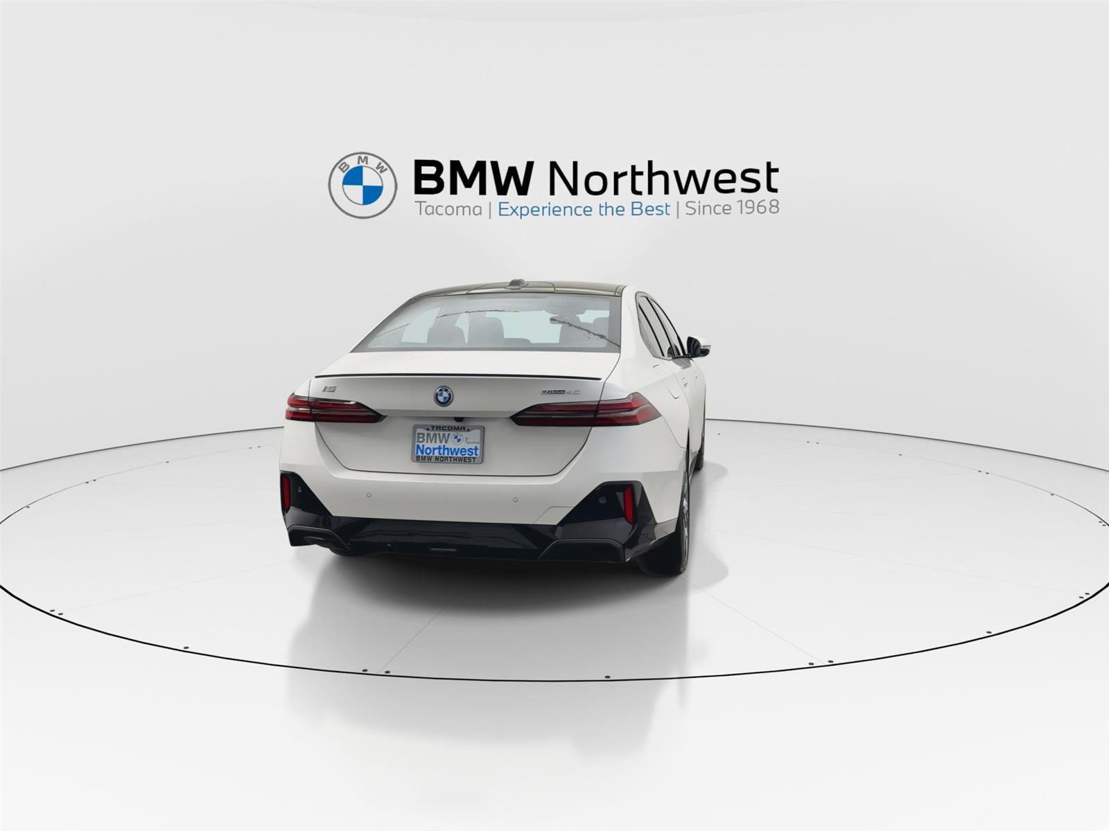 Used 2026 BMW i5 eDrive40 w/ M Sport Package RWD image 2