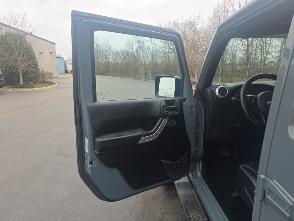 Used 2015 Jeep Wrangler Unlimited Sahara w/ Dual Top Group image 14