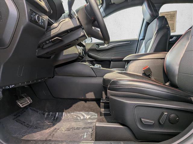 Used 2024 Ford Escape ST-Line image 11