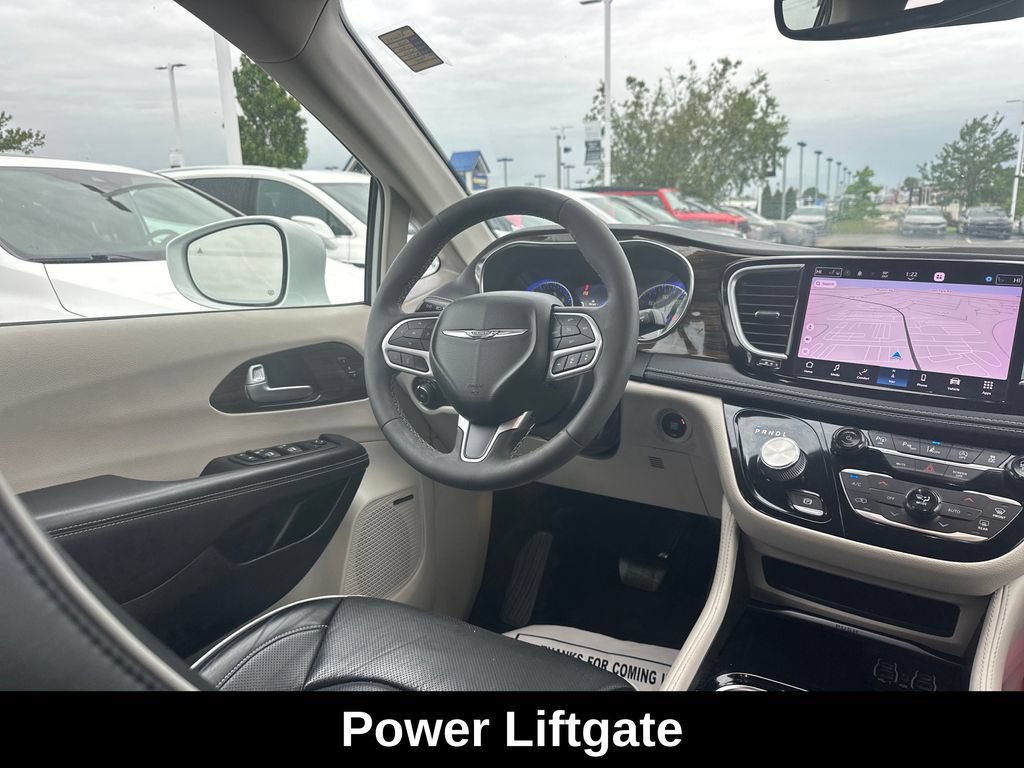 Used 2022 Chrysler Pacifica Limited AWD/4WD image 15
