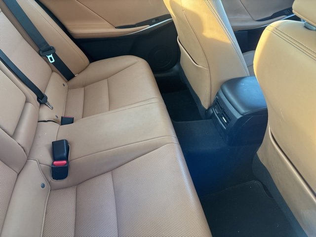 Used 2018 Lexus IS 300 AWD image 8