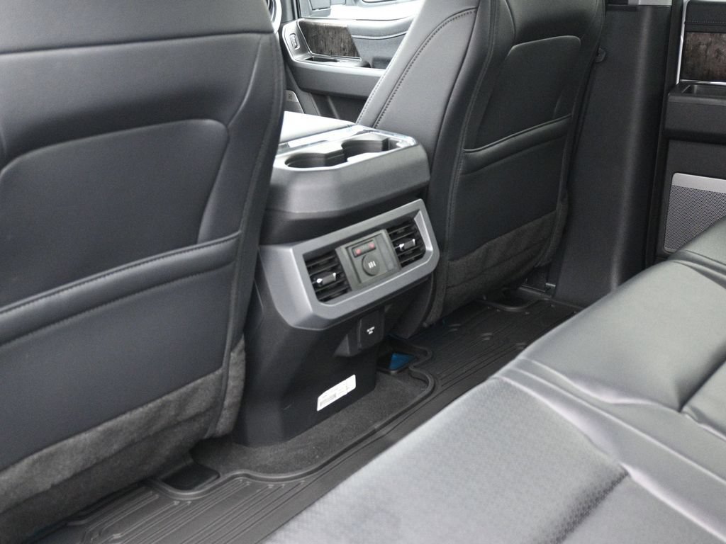 New 2026 Ford F250 Lariat w/ Black Appearance Package AWD/4WD image 21