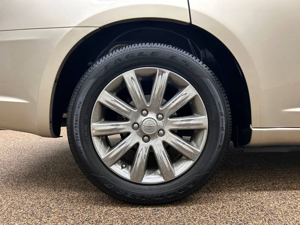 Used 2014 Chrysler 200 Limited FWD image 25