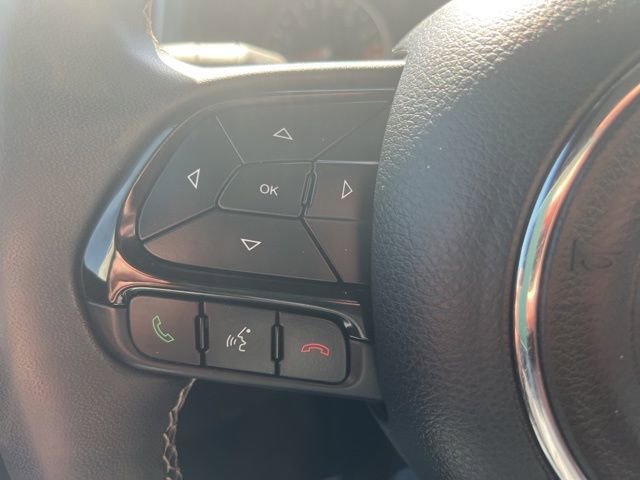 Used 2021 Jeep Renegade Latitude w/ Sun & Sound Group FWD image 14