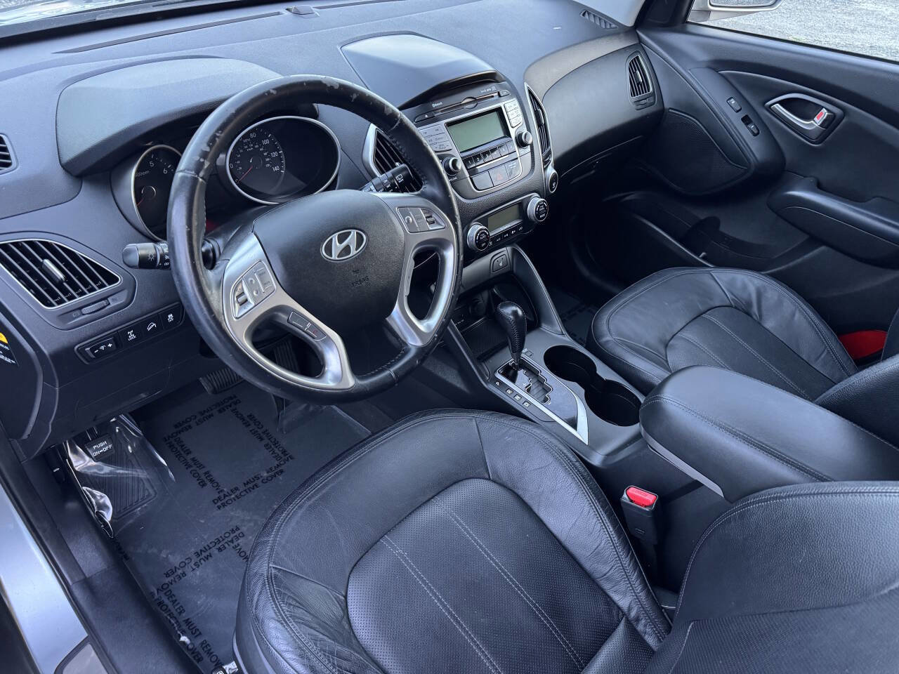 Used 2011 Hyundai Tucson Limited image 16