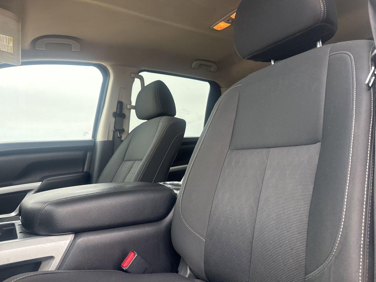 Used 2018 Nissan Titan SV w/ SV Convenience Package RWD image 37
