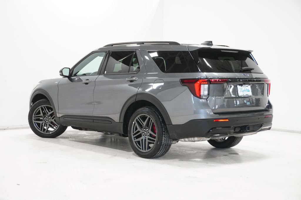 Used 2025 Ford Explorer ST-Line w/ ST-Line Street Pack image 28