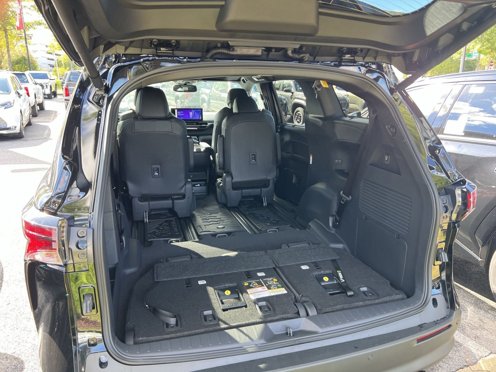 New 2026 Toyota Sienna XLE Woodland Edition AWD/4WD image 20