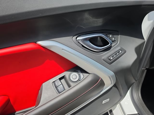 Used 2017 Chevrolet Camaro LT RWD image 18