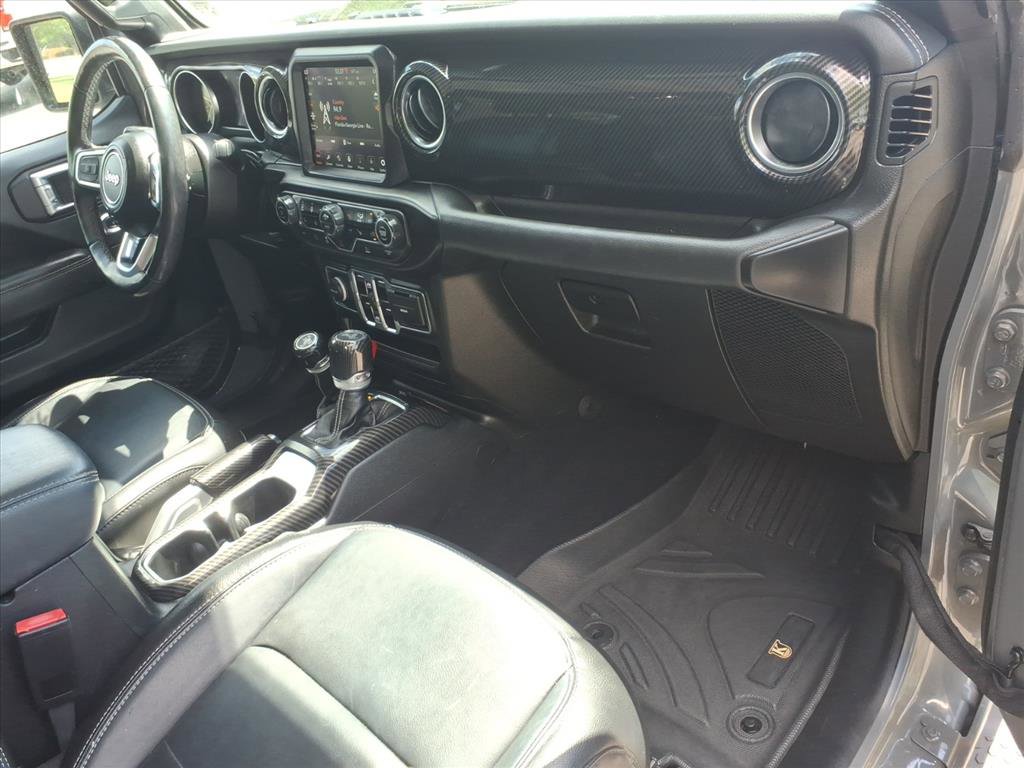 Used 2023 Jeep Wrangler Sahara w/ Cold Weather Group AWD/4WD image 13