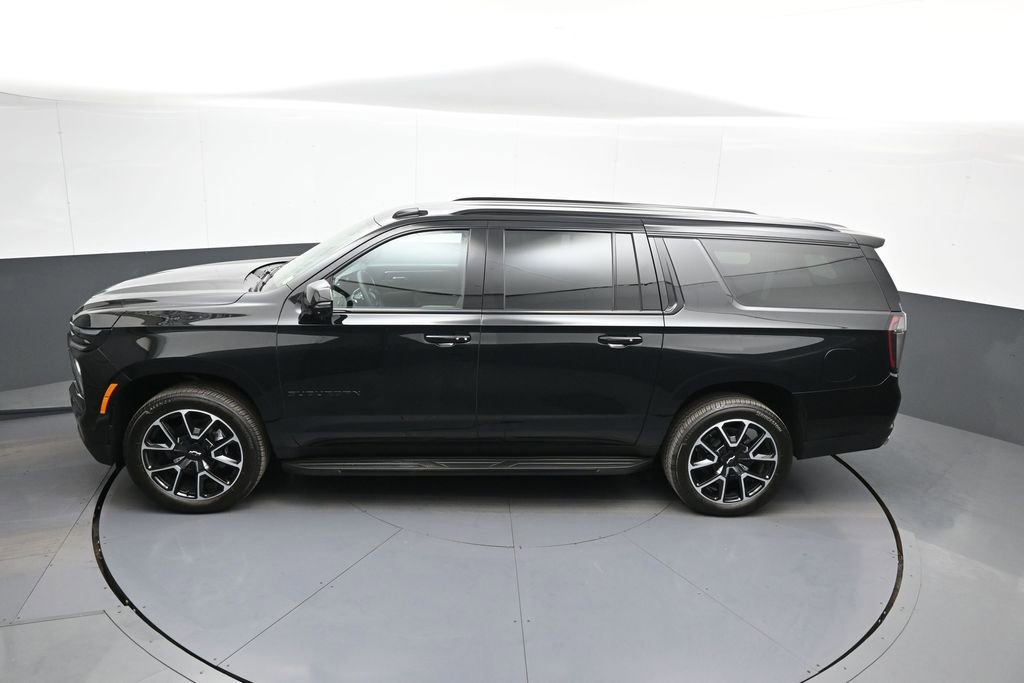 Used 2026 Chevrolet Suburban RST w/ Comfort Package AWD/4WD image 45
