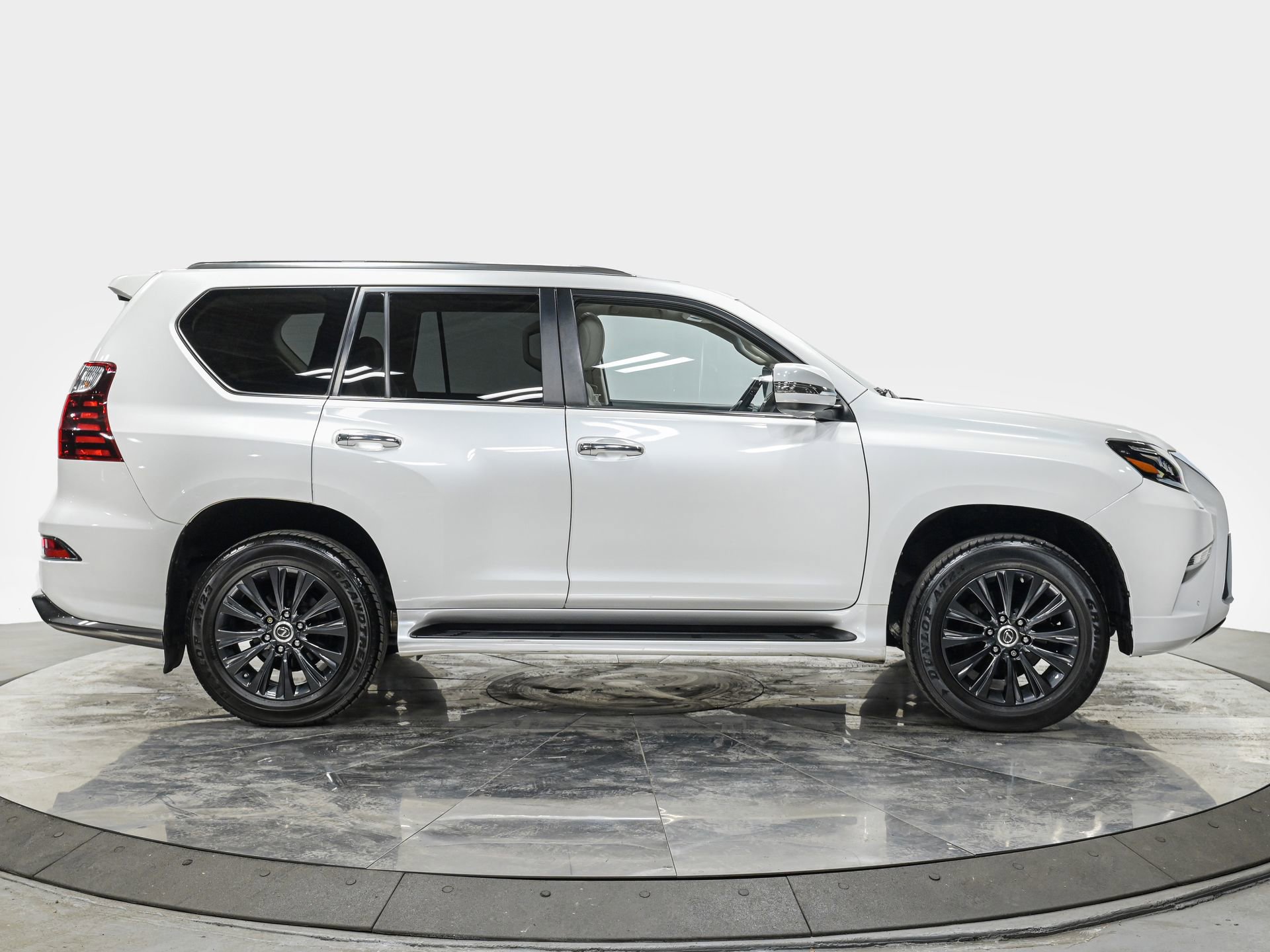 Used 2021 Lexus GX 460 Luxury w/ Sport Design Package AWD/4WD image 8