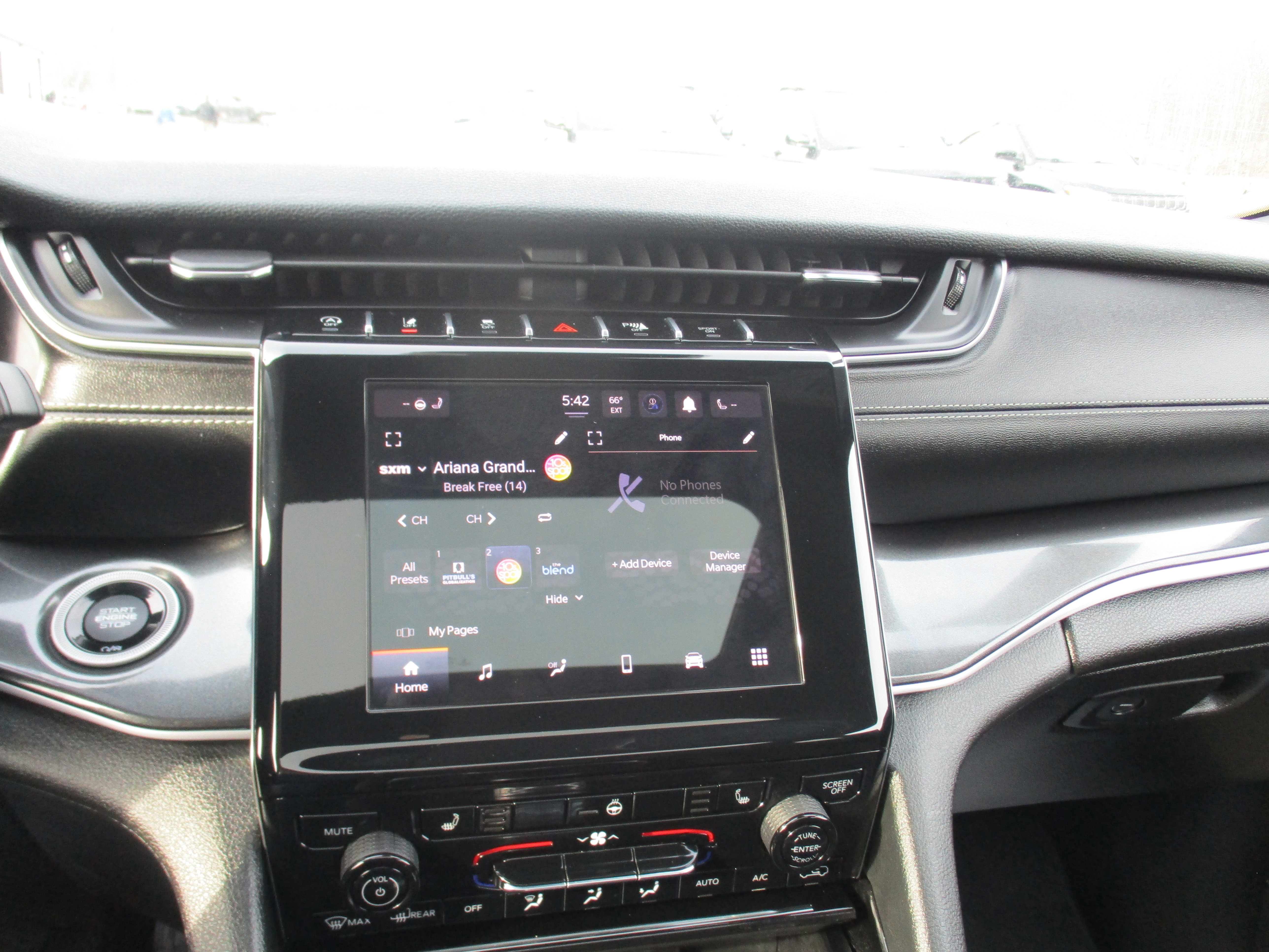 Certified 2023 Jeep Grand Cherokee Altitude image 18