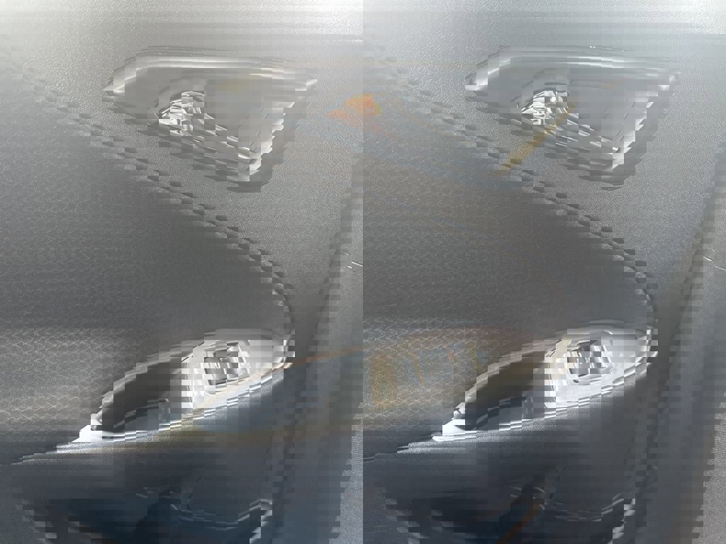 Used 2025 Chevrolet Malibu LT image 18