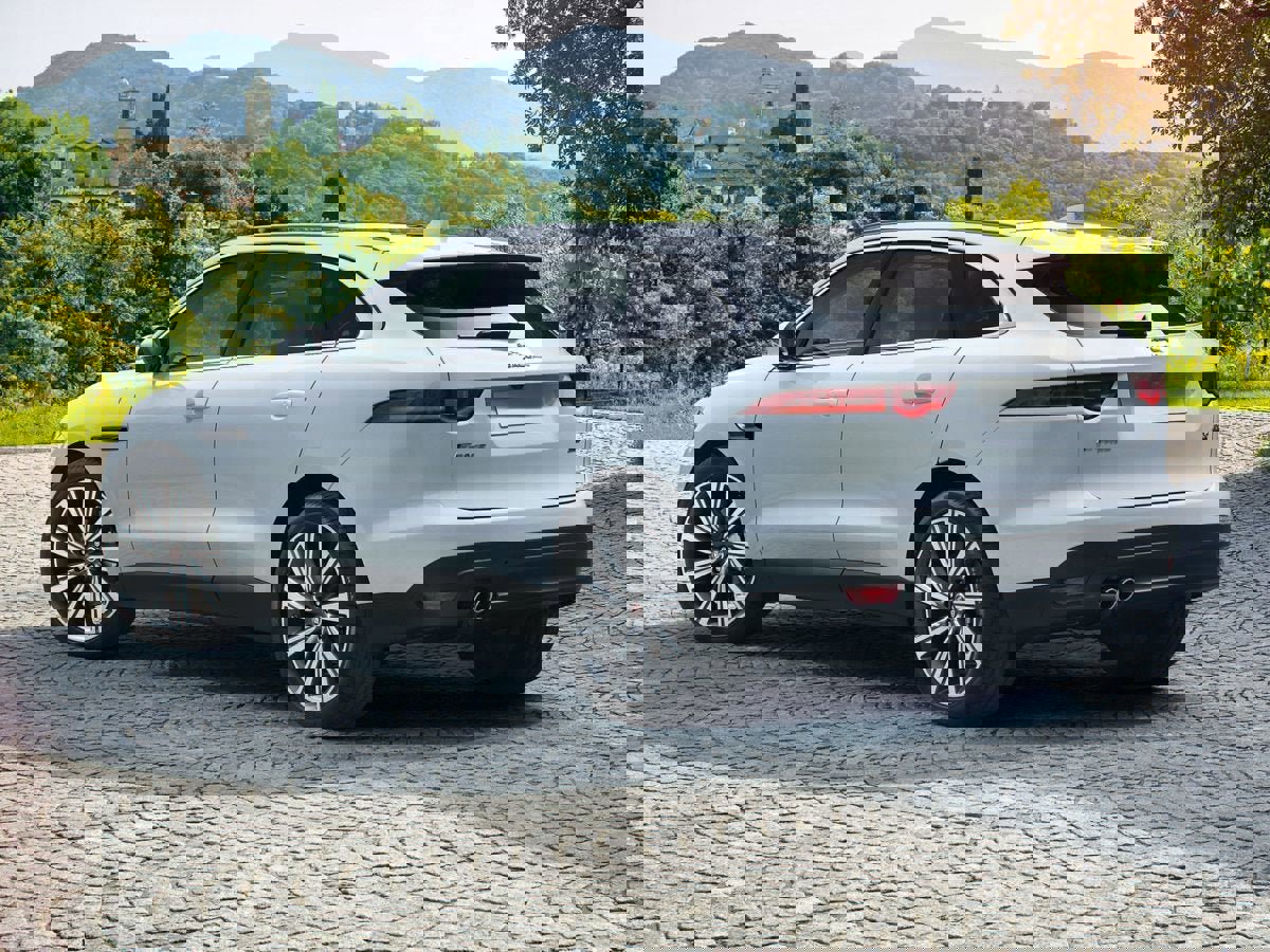 Used 2019 Jaguar F-PACE Prestige image 1