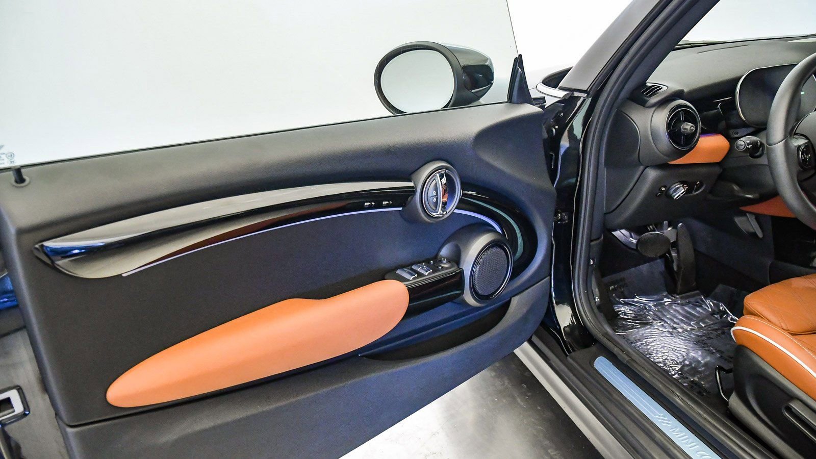 Certified 2023 MINI Cooper S w/ Signature Upholstery Package image 23