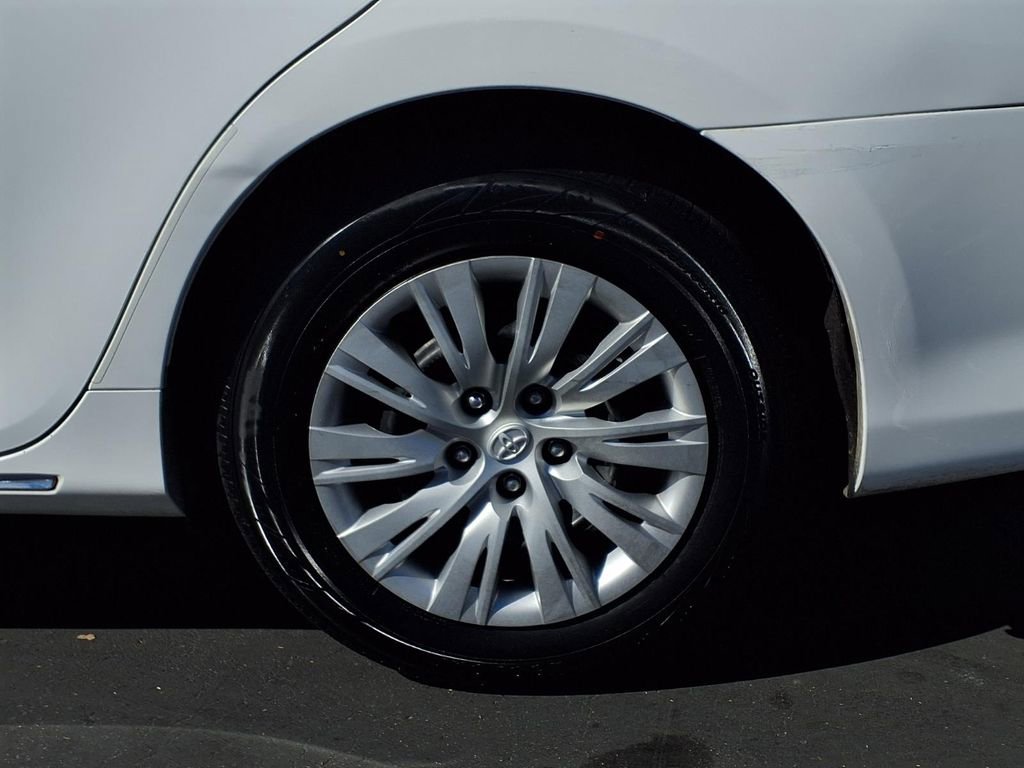 Used 2013 Toyota Camry LE image 4