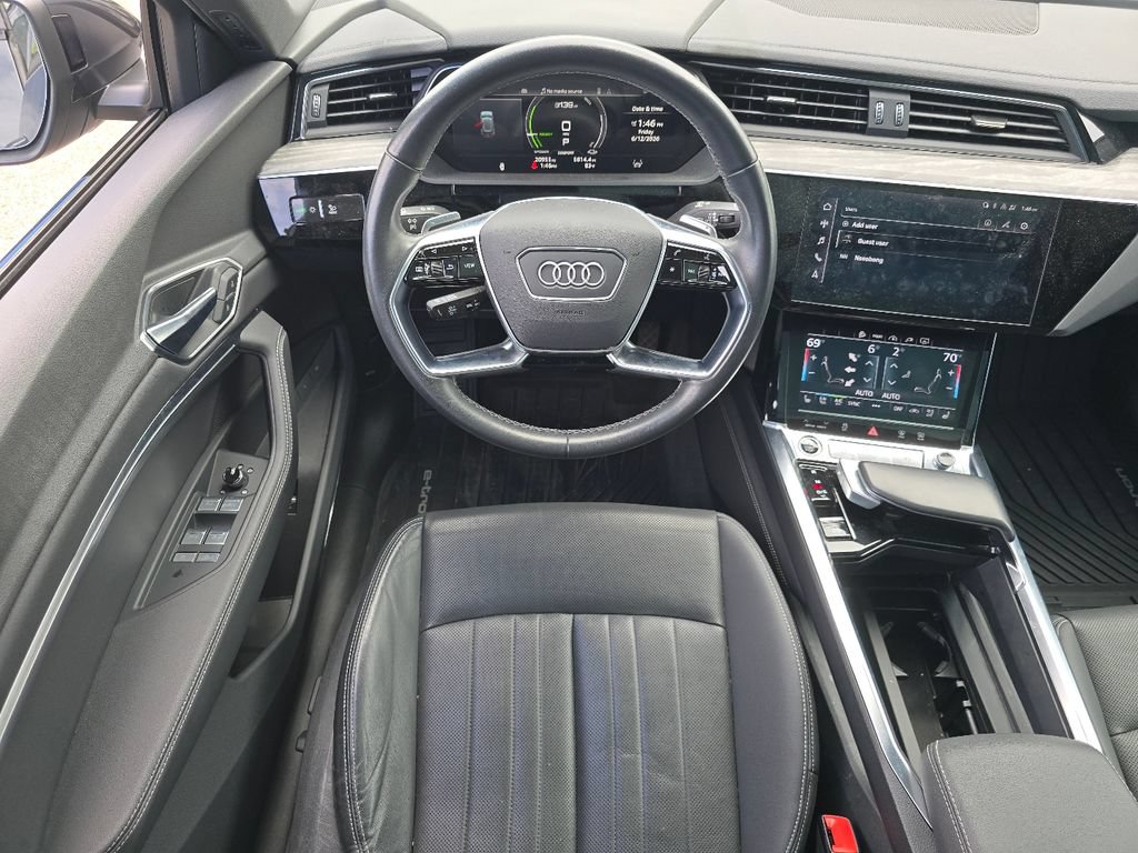 Used 2023 Audi e-tron Premium Plus w/ Premium Plus Package AWD/4WD image 24