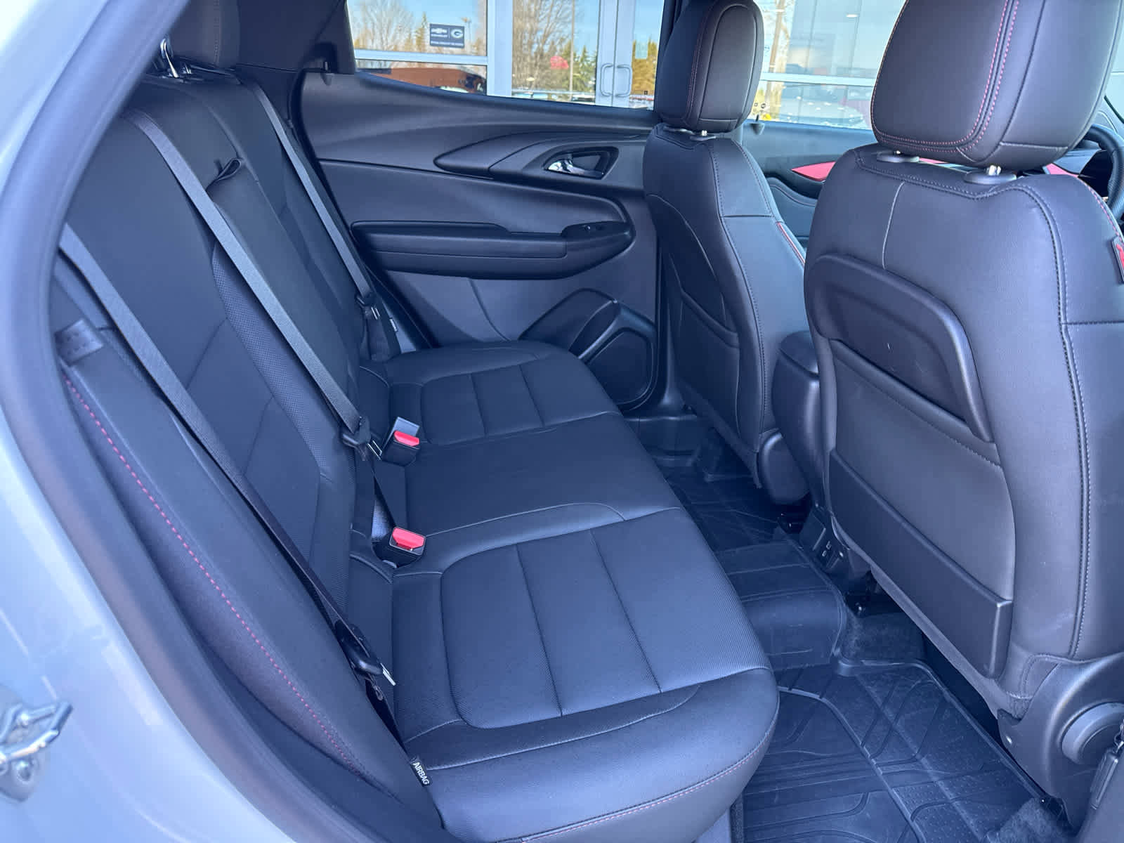 Used 2025 Chevrolet TrailBlazer RS w/ Convenience Package AWD/4WD image 4