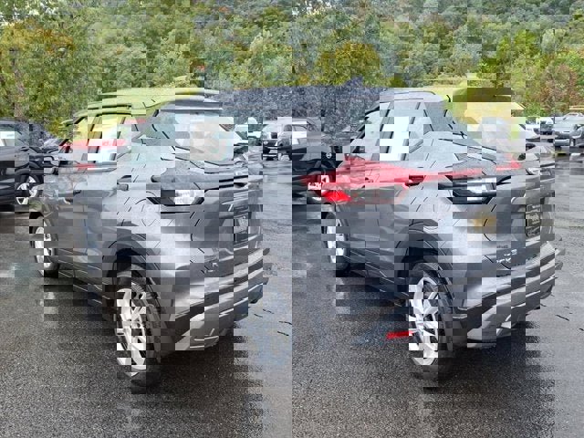 New 2025 Nissan Kicks Play S video 3