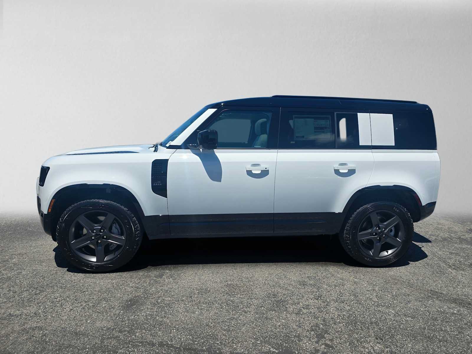 New 2026 Land Rover Defender 110 X-Dynamic SE AWD/4WD image 2