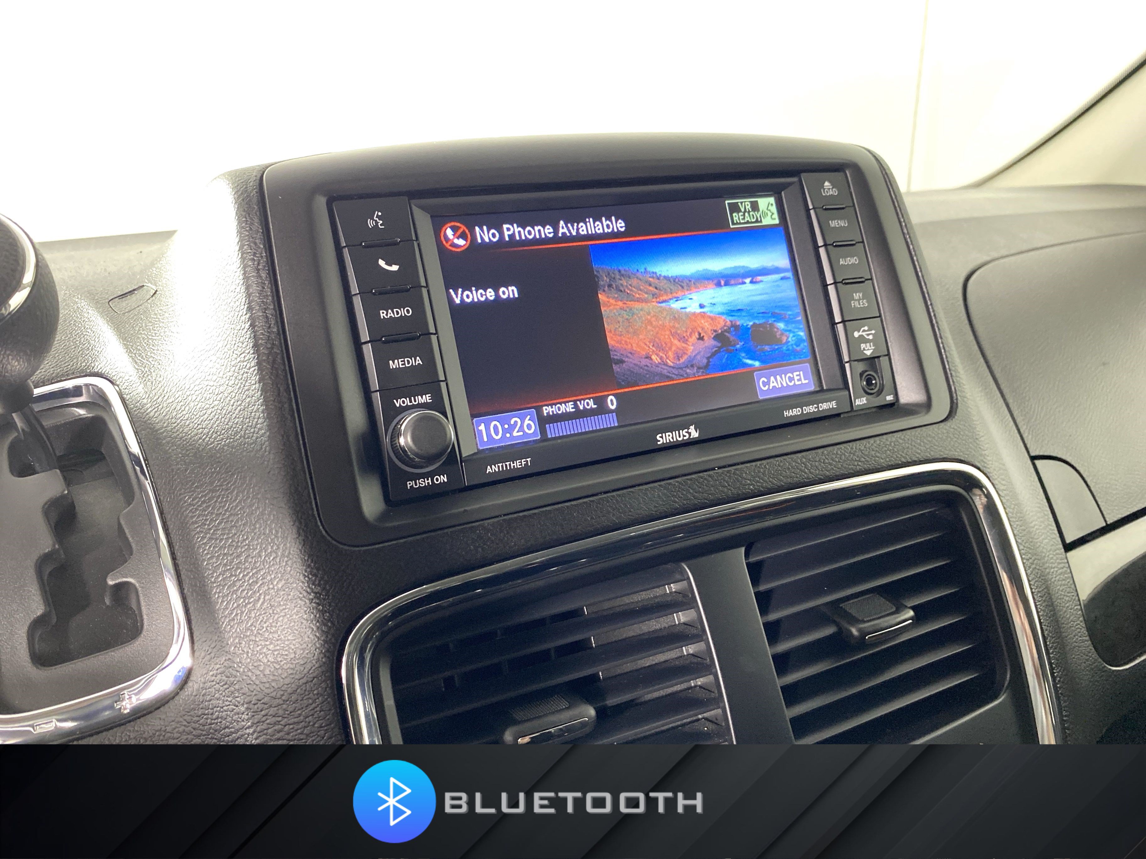 Used 2019 Dodge Grand Caravan SE w/ UConnect Hands-Free Group FWD image 4