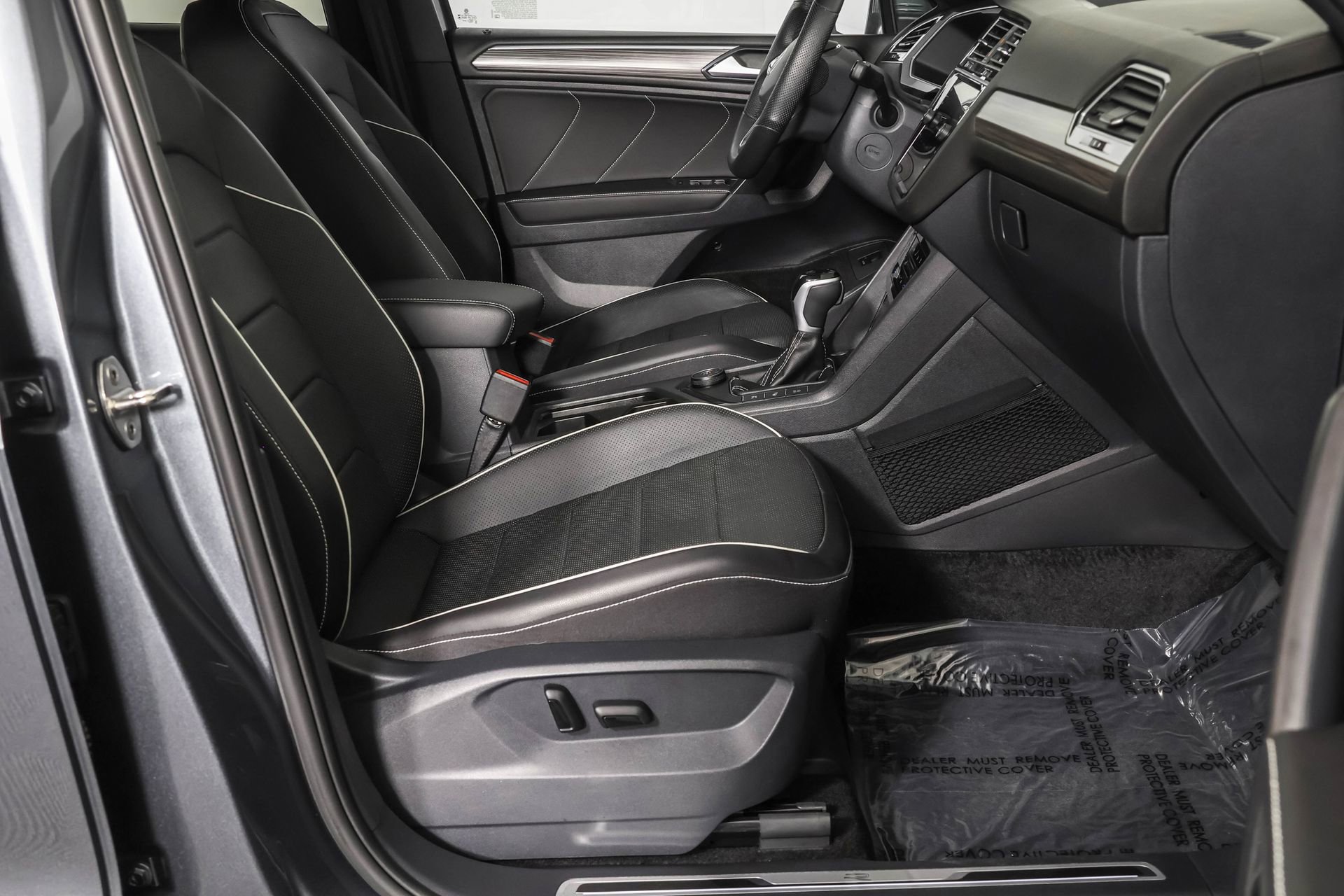 Used 2024 Volkswagen Tiguan SEL R-Line image 47