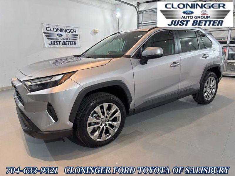 Used 2023 Toyota RAV4 XLE Premium image 5