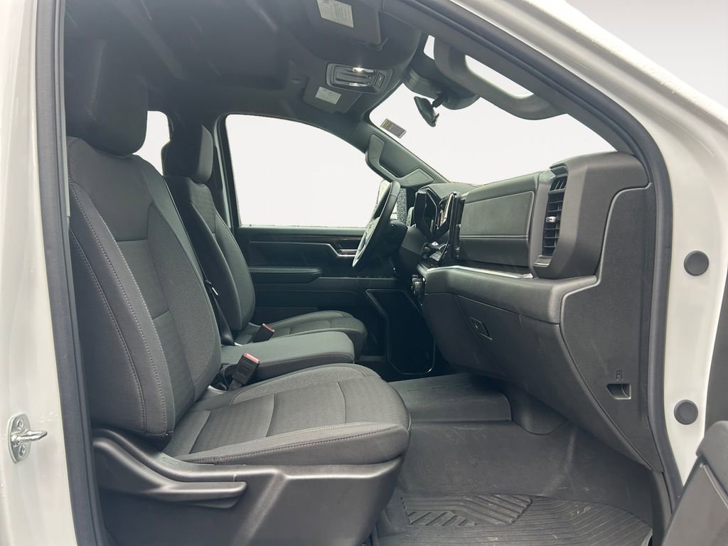 Used 2025 Chevrolet Silverado 3500 LT image 10