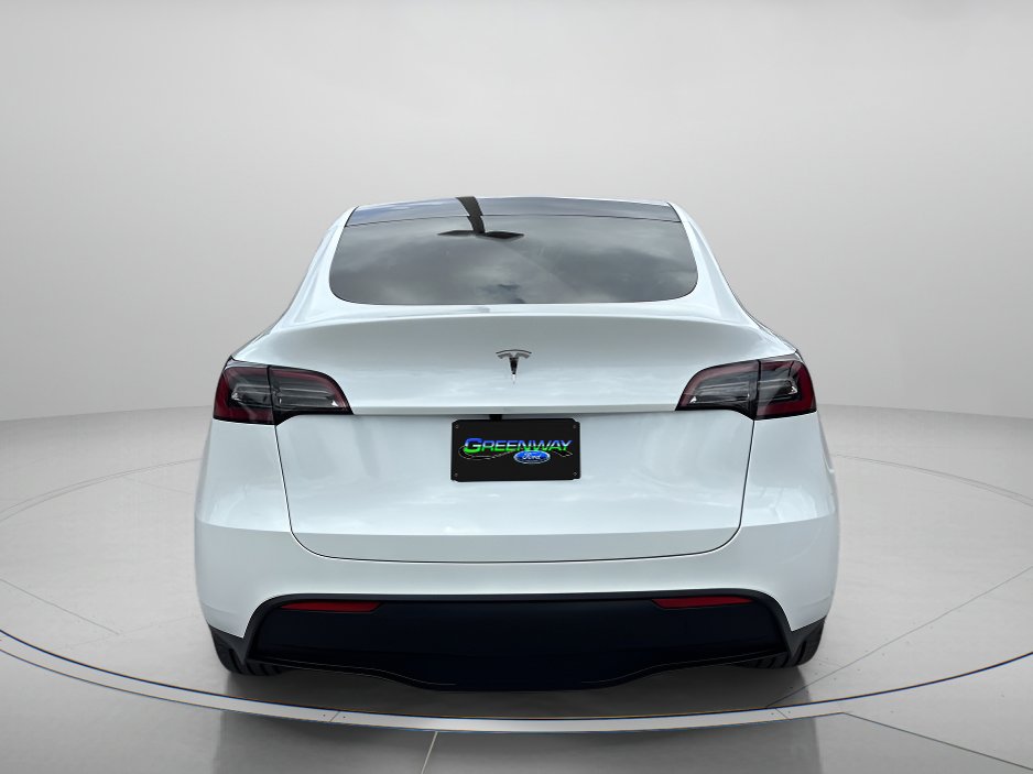 Used 2024 Tesla Model Y 2WD image 4