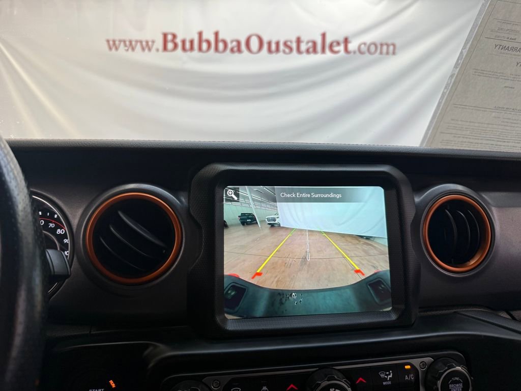 Used 2022 Jeep Gladiator Mojave w/ Cold Weather Group image 15