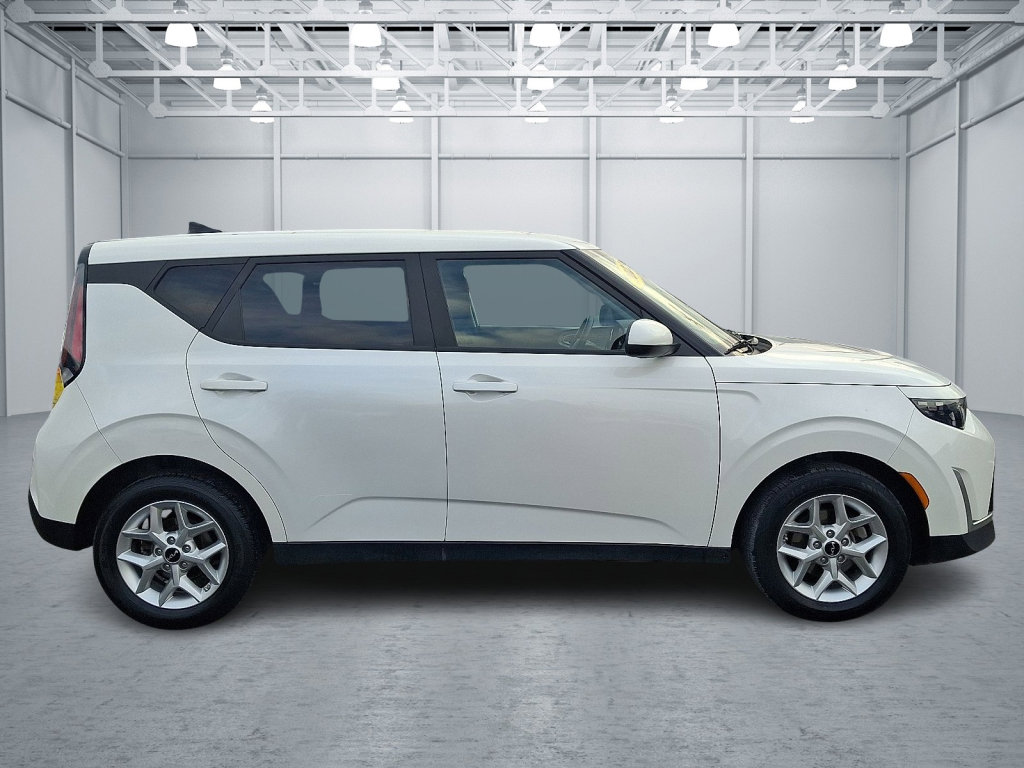 Used 2023 Kia Soul LX w/ Option Group 015 image 6