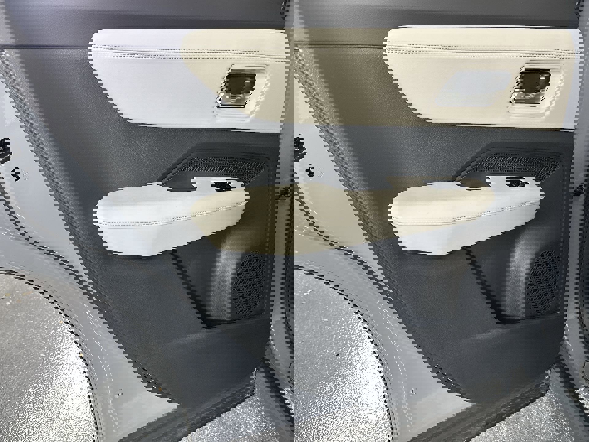 Certified 2024 Nissan Ariya AWD image 34